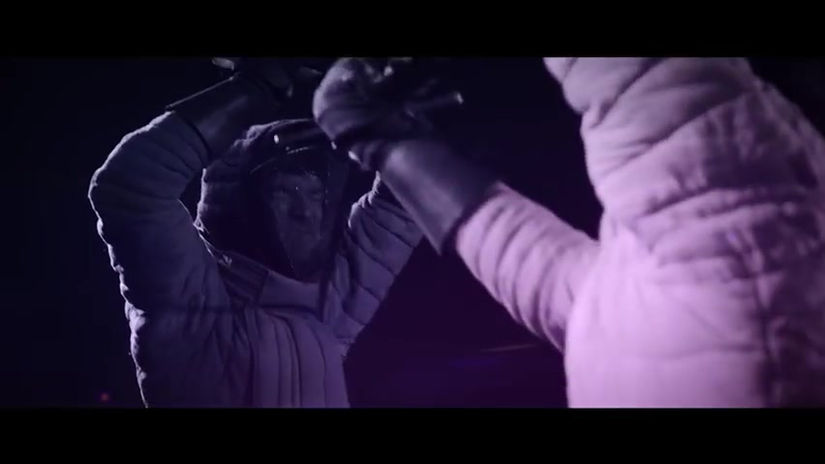 Teaser épée à deux mains